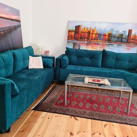 Nana-Eg-80M2 Sanierter Altbau-Parkplatz-Kleiner Garten-Wlan-Netflix-2Zimmer-Kueche-Dusche-Wanne-Waschmaschine Oberhausen  Exteriör bild