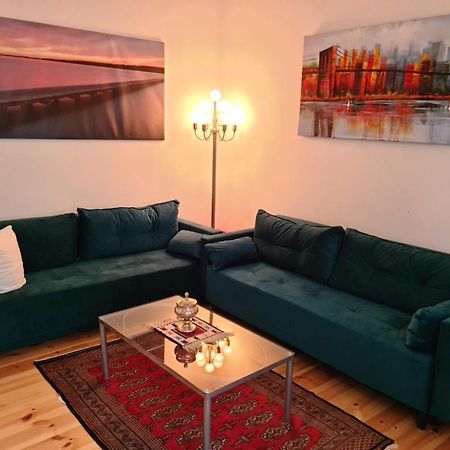 Nana-Eg-80M2 Sanierter Altbau-Parkplatz-Kleiner Garten-Wlan-Netflix-2Zimmer-Kueche-Dusche-Wanne-Waschmaschine Oberhausen  Exteriör bild
