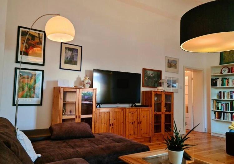 Nana-Eg-80M2 Sanierter Altbau-Parkplatz-Kleiner Garten-Wlan-Netflix-2Zimmer-Kueche-Dusche-Wanne-Waschmaschine Oberhausen  Exteriör bild