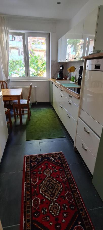 Nana-Eg-80M2 Sanierter Altbau-Parkplatz-Kleiner Garten-Wlan-Netflix-2Zimmer-Kueche-Dusche-Wanne-Waschmaschine Oberhausen  Exteriör bild