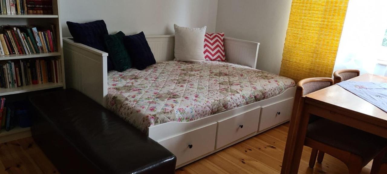 Nana-Eg-80M2 Sanierter Altbau-Parkplatz-Kleiner Garten-Wlan-Netflix-2Zimmer-Kueche-Dusche-Wanne-Waschmaschine Oberhausen  Exteriör bild